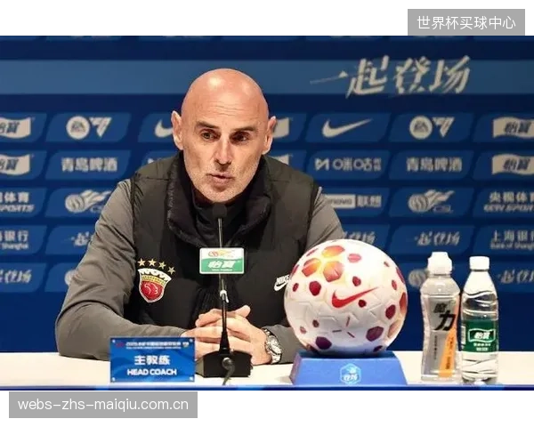 外援莱昂纳多半程为上海海港打入5球,是球队在整体低迷状态下的头号得分手。 外援莱昂纳多半程为上海海港打入5球,是球队在整体低迷状态下的头号得分手。